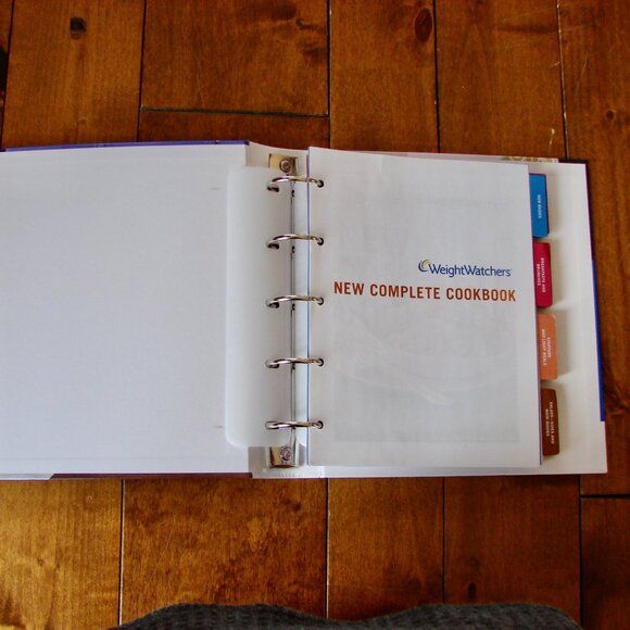 Weight Watchers Cookbook New Complete Cookbook Over 500 Delicious Recipes - Picture 2 of 8